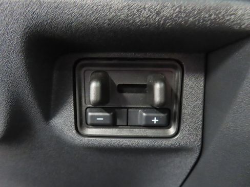 Used 2025 Ford Expedition Active image 66