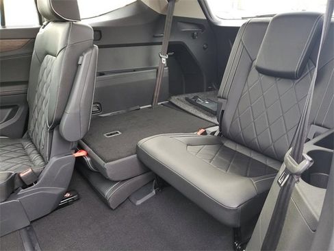 New 2025 Volkswagen Atlas SEL Premium R-Line image 6