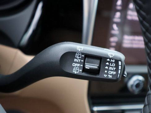 New 2026 Porsche Macan image 32