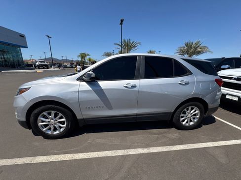 Used 2020 Chevrolet Equinox LS FWD image 18