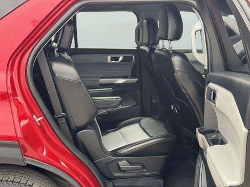 Used 2024 Ford Explorer XLT w/ Equipment Group 202A RWD image 48
