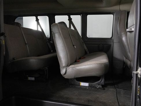 Used 2018 Chevrolet Express 3500 LT w/ LT Preferred Equipment Group image 37