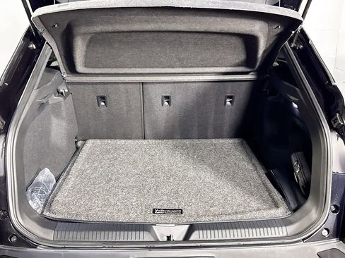 Certified 2023 Volkswagen ID.4 Pro image 21