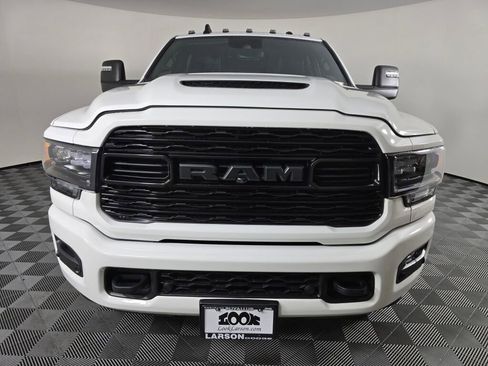 Used 2024 RAM 2500 Limited image 8