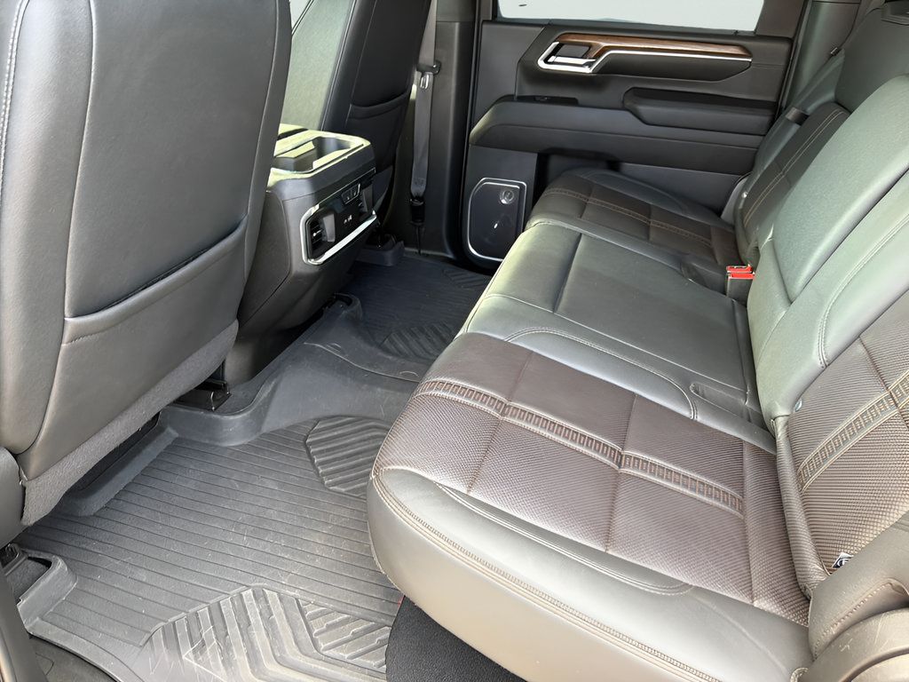 Used 2024 Chevrolet Silverado 2500 High Country w/ High Country Premium Package AWD/4WD image 42