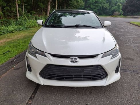 Used 2015 Scion tC FWD image 2