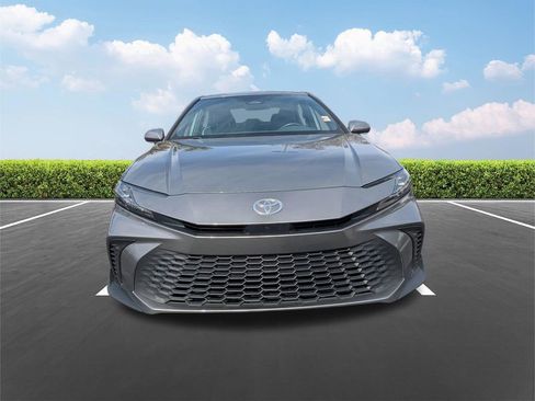 Certified 2025 Toyota Camry SE image 9