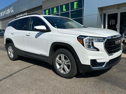 Used 2024 GMC Terrain SLE w/ Driver Convenience Package
