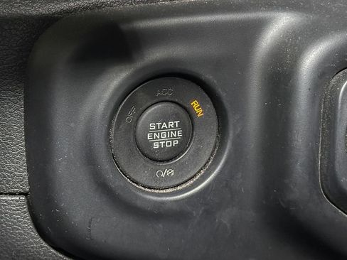 Used 2020 Jeep Wrangler Unlimited Sport S image 29