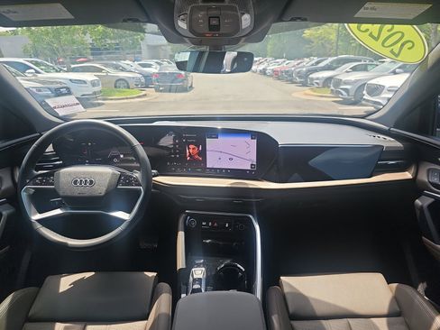 Used 2025 Audi Q5 Premium Plus w/ Premium Plus AWD/4WD image 31