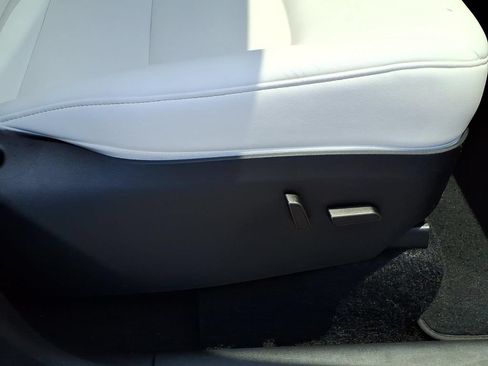 Used 2025 Tesla Model Y Performance AWD/4WD image 13