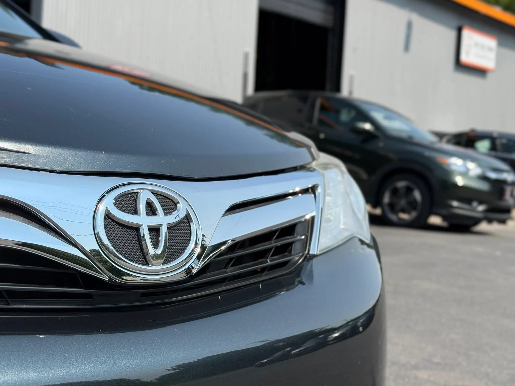 Used 2014 Toyota Camry XLE w/ Convenience Package FWD image 35