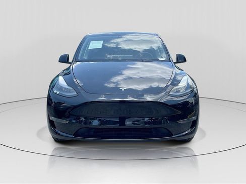 Used 2023 Tesla Model Y Long Range AWD/4WD image 2