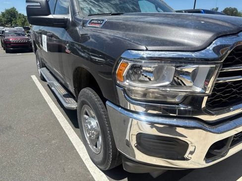 Used 2024 RAM 3500 Tradesman w/ Chrome Appearance Group AWD/4WD image 4