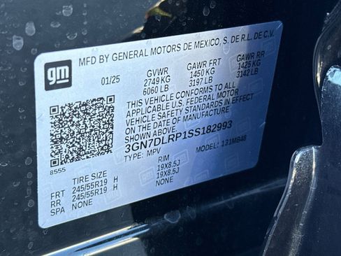 Used 2025 Chevrolet Equinox EV LT w/ Convenience Package image 52