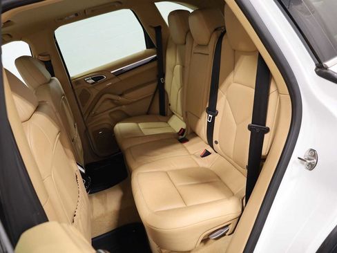 Used 2014 Porsche Cayenne AWD/4WD image 34
