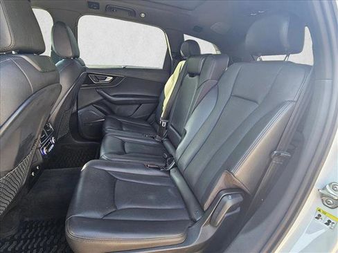 Used 2019 Audi Q7 3.0T Prestige image 12