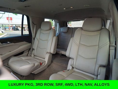 Used 2020 Cadillac Escalade Luxury AWD/4WD image 36