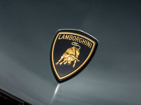 Used 2025 Lamborghini Urus SE image 16