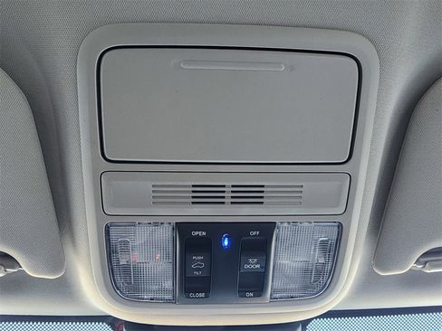 Used 2026 Honda Odyssey Touring image 25