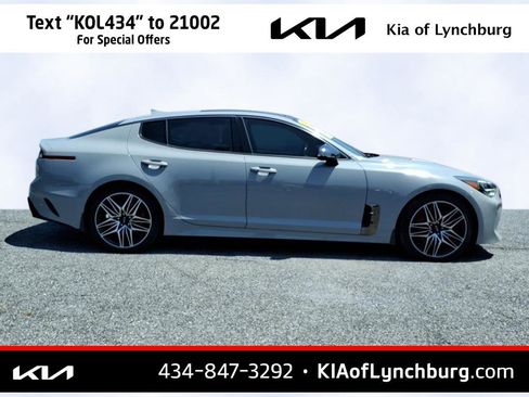Used 2022 Kia Stinger GT1 RWD image 3