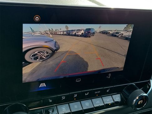 Used 2023 Chevrolet Colorado LT w/ LT Convenience Package II image 14