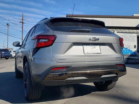 Used 2025 Chevrolet Trax ACTIV w/ Driver Confidence Package FWD image 6