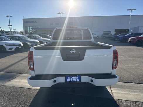 Used 2021 Nissan Frontier S image 4