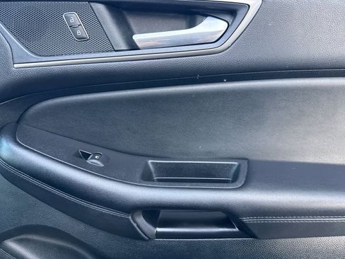 Used 2022 Ford Edge SEL image 19