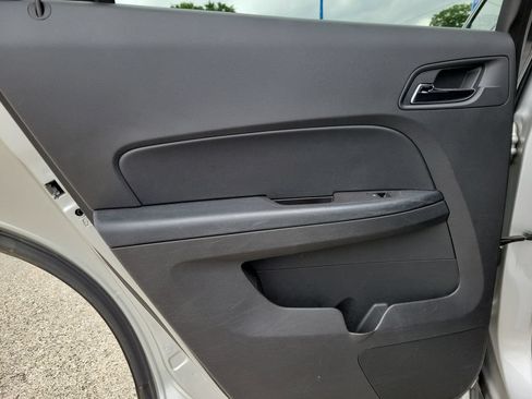 Used 2017 Chevrolet Equinox LT FWD image 9