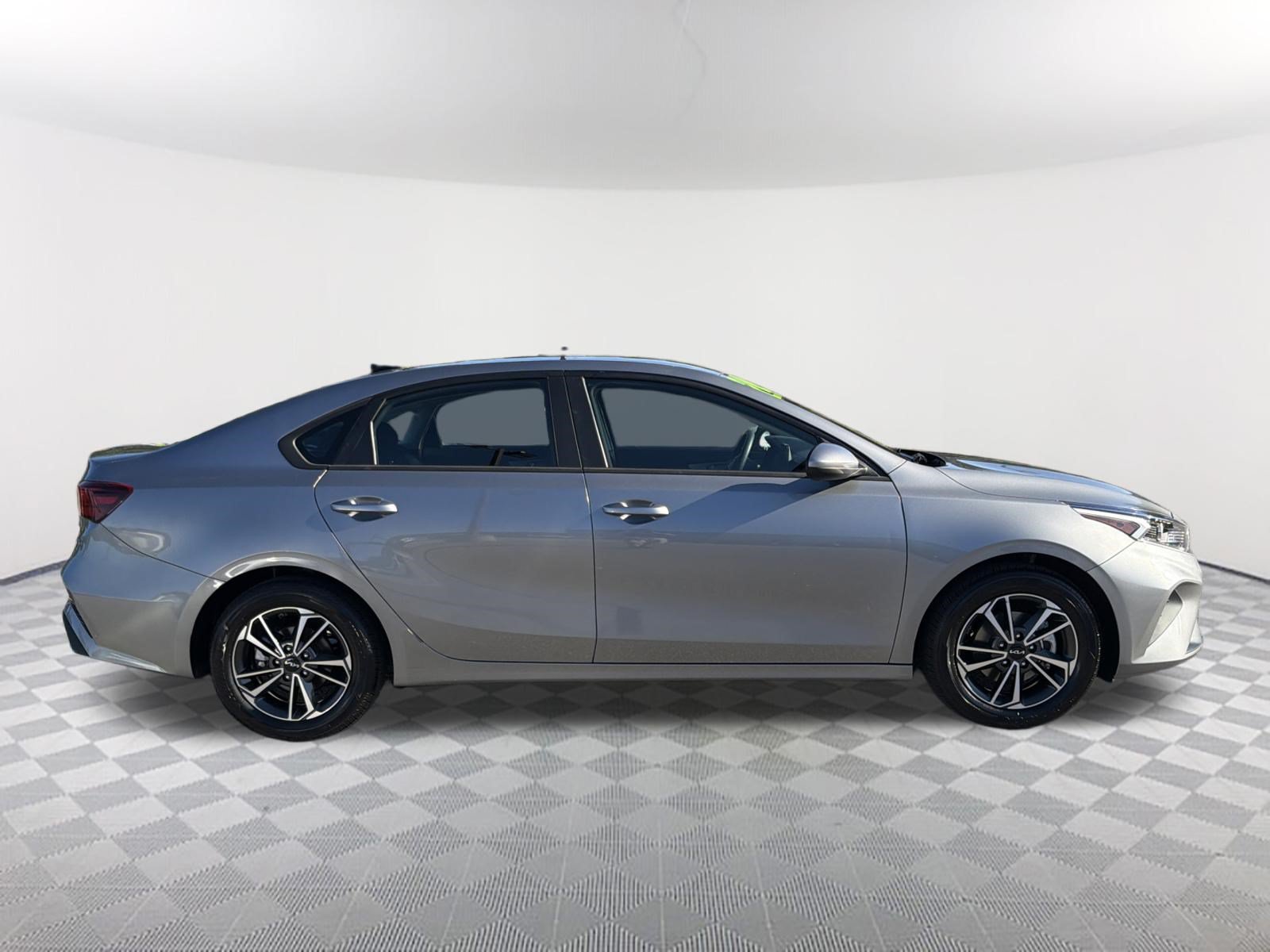 Used 2024 Kia Forte LXS FWD image 17