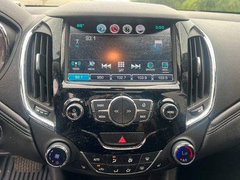 Used 2017 Chevrolet Cruze Premier FWD image 23
