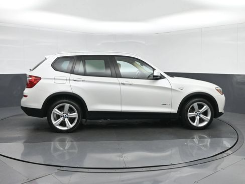 Used 2017 BMW X3 sDrive28i RWD image 8