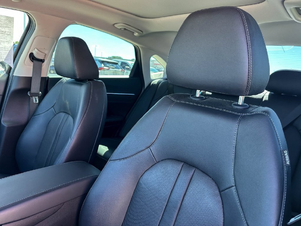 Used 2023 Hyundai Sonata Limited FWD image 14
