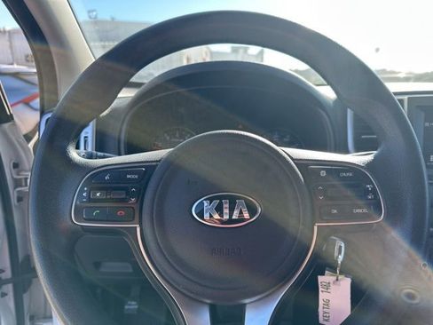 Used 2018 Kia Sportage LX w/ LX Popular Package image 7