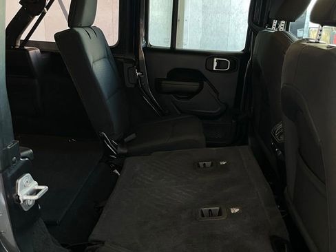 Used 2022 Jeep Wrangler Unlimited Sport image 26