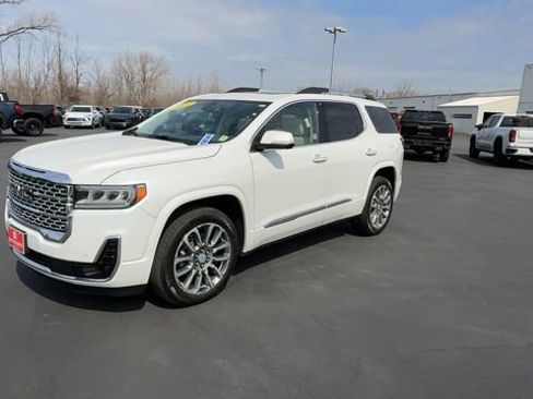 Certified 2023 GMC Acadia Denali w/ Denali Ultimate Package AWD/4WD image 4