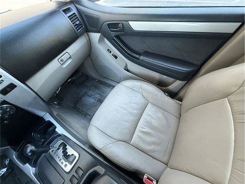Used 2005 Toyota 4Runner SR5 RWD image 10