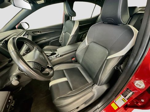 Used 2025 Toyota Camry SE FWD image 13