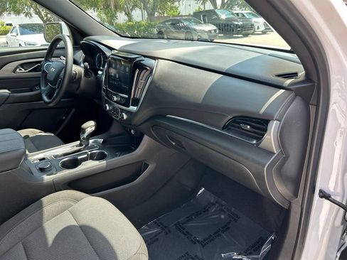 Used 2023 Chevrolet Traverse LT FWD image 43