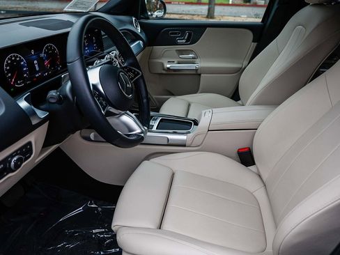 Certified 2025 Mercedes-Benz GLB 250 image 19