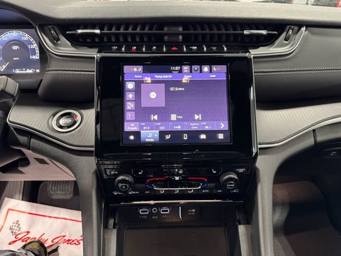 New 2025 Jeep Grand Cherokee L Altitude image 36