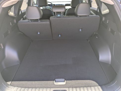 Certified 2024 Hyundai Tucson Limited AWD/4WD image 11