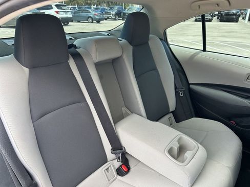 Used 2022 Toyota Corolla LE FWD image 45
