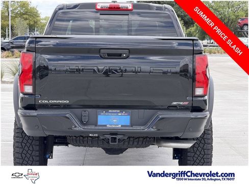 Used 2026 Chevrolet Colorado ZR2 w/ Technology Package AWD/4WD image 5