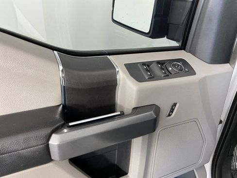 Used 2018 Ford F150 XLT AWD/4WD image 8