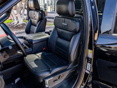 Used 2025 Ford F450 Platinum image 30