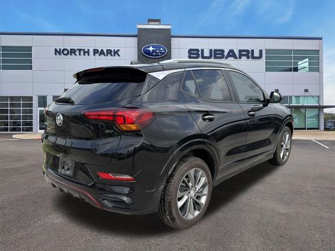 Used 2022 Buick Encore GX Select w/ Sport Touring Package FWD image 3