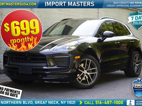 Used 2024 Porsche Macan AWD/4WD image 1