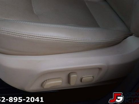 Used 2018 Subaru Outback 2.5i Limited AWD/4WD image 19